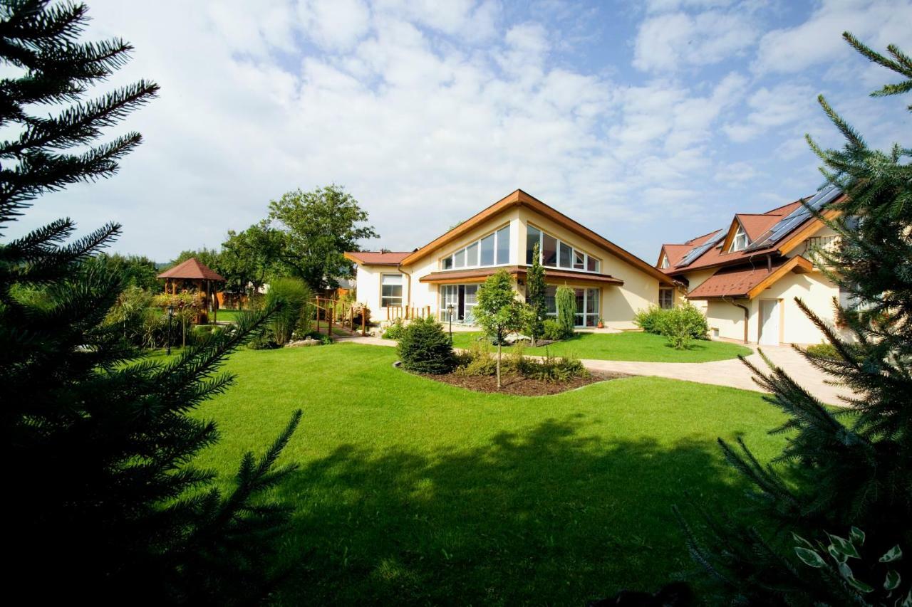 Vila Valča Exteriér fotografie