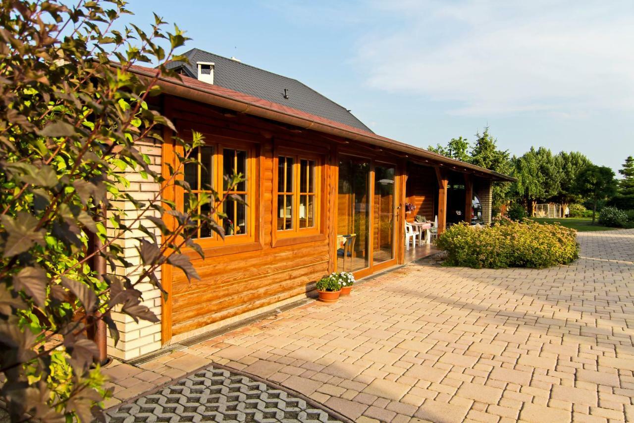Vila Valča Exteriér fotografie
