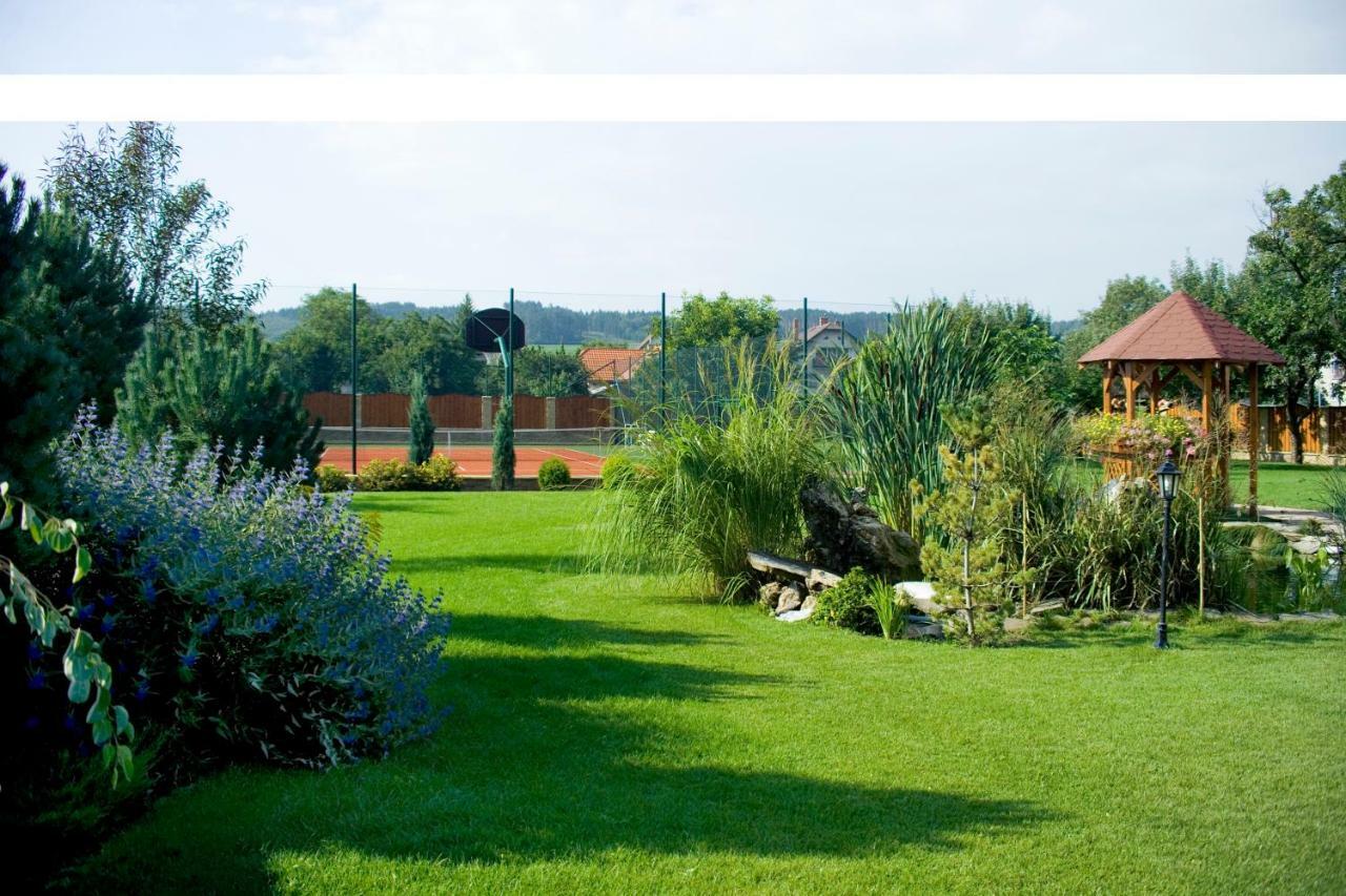 Vila Valča Exteriér fotografie