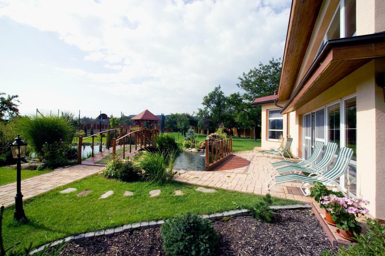 Vila Valča Exteriér fotografie