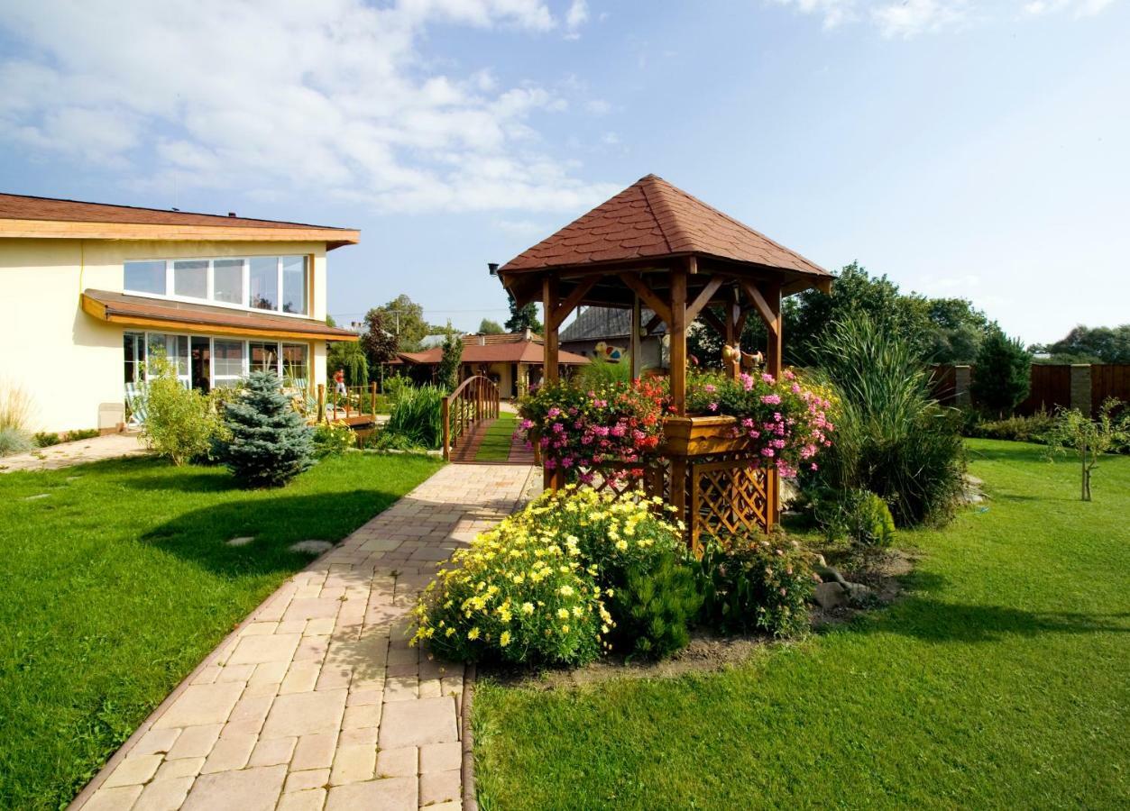 Vila Valča Exteriér fotografie