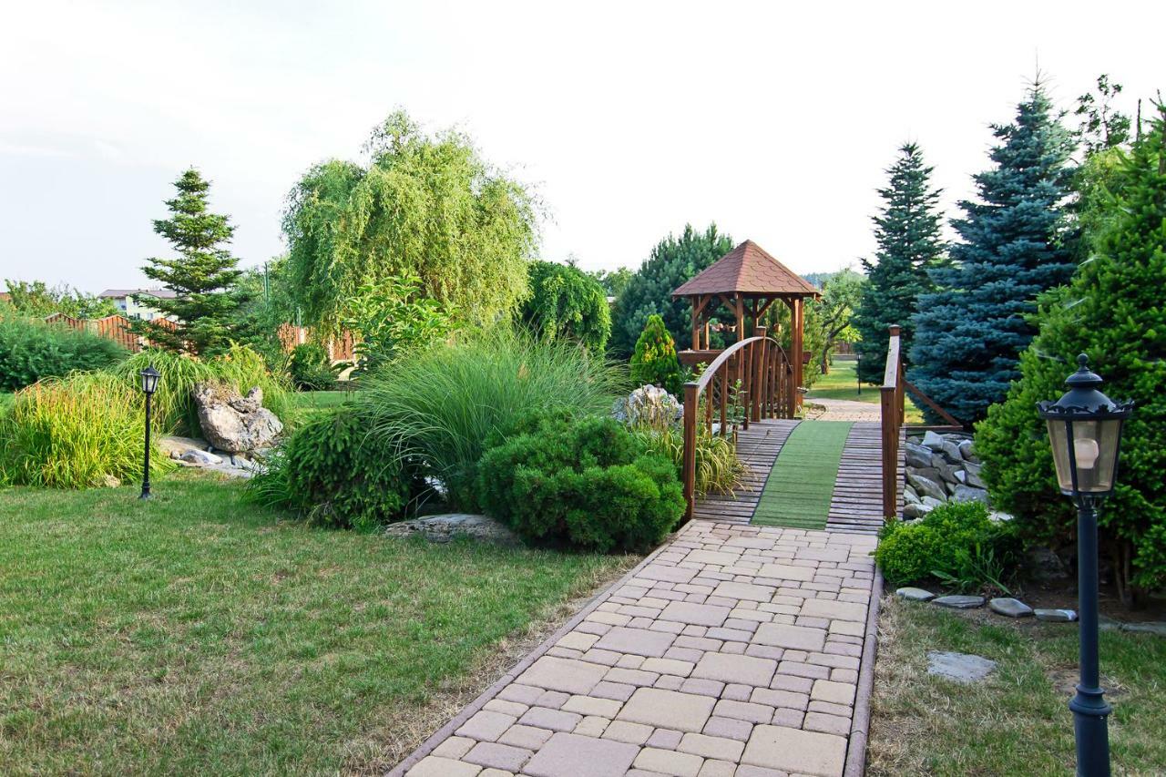 Vila Valča Exteriér fotografie